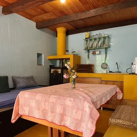 Moleiro Da Costa Má 4*