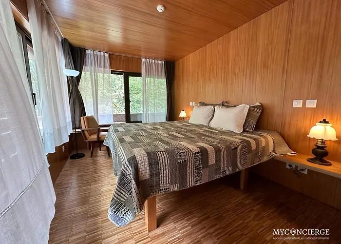 Moleiro Da Costa Má 4*